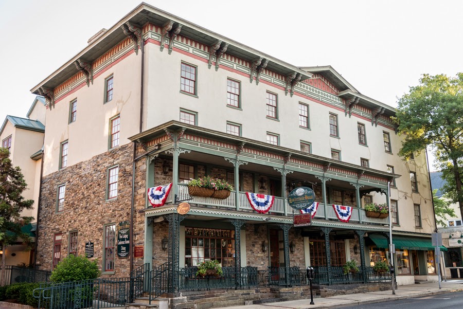 Lambertville House Hotels in New Hope – GayOut Guide