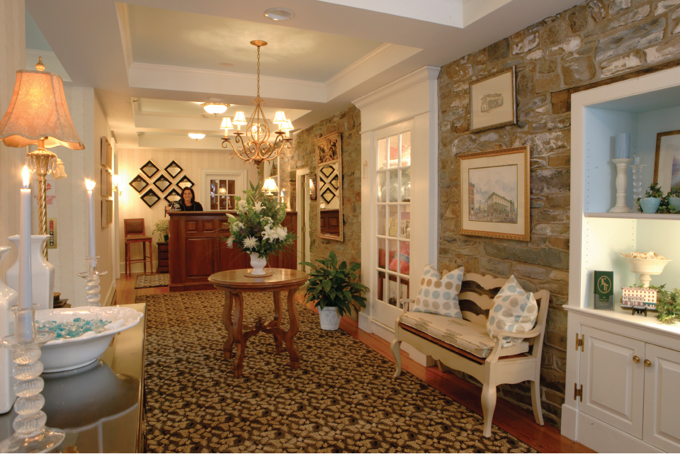 Lambertville House Hotels in New Hope – GayOut Guide