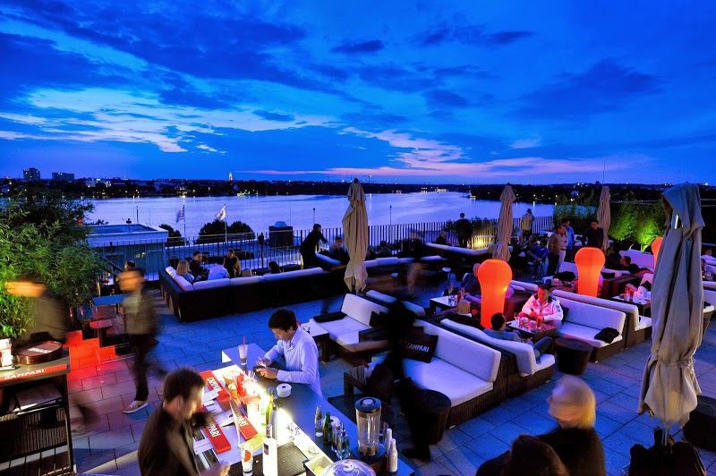 Hôtel Le Crystal Hotels in Montreal – GayOut Guide