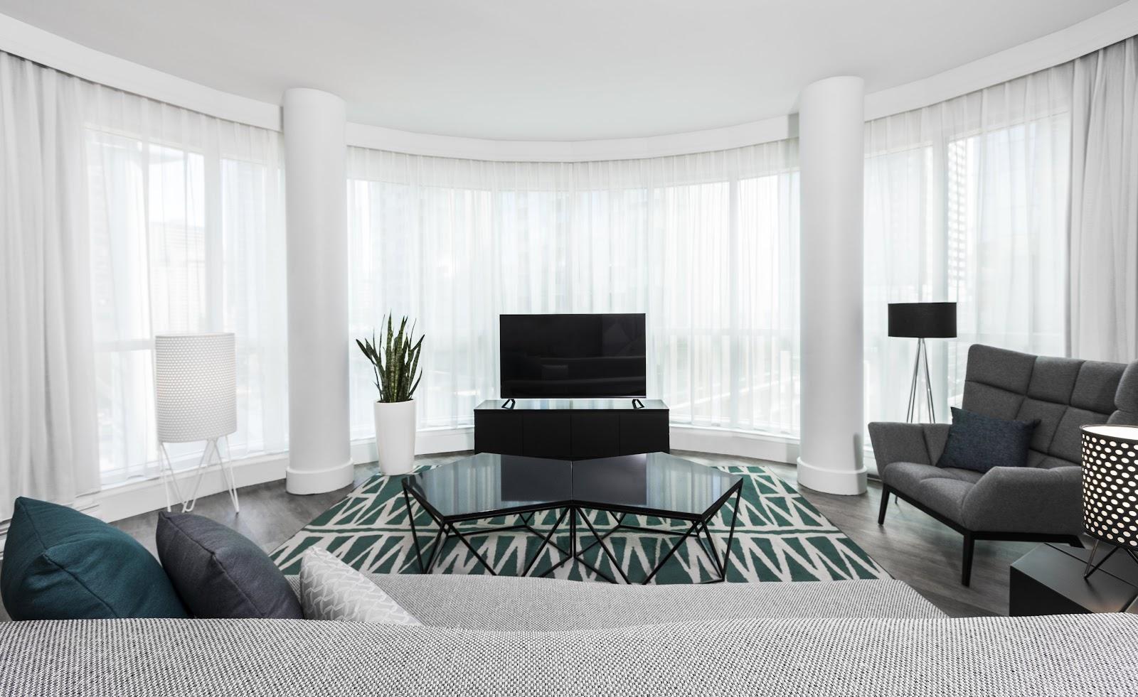Hôtel Le Crystal Hotels in Montreal – GayOut Guide