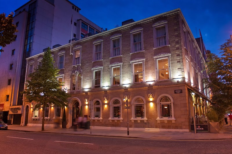 21c Museum Hotel Louisville Hotels in Louisville – GayOut Guide