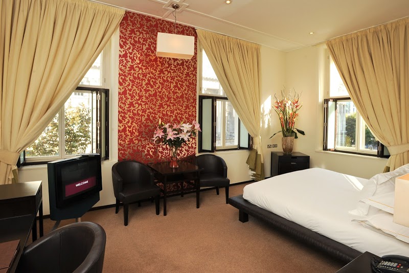 21c Museum Hotel Louisville Hotels in Louisville – GayOut Guide