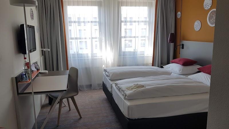 Executive Suite Bars & Clubs in Long Beach – GayOut Guide