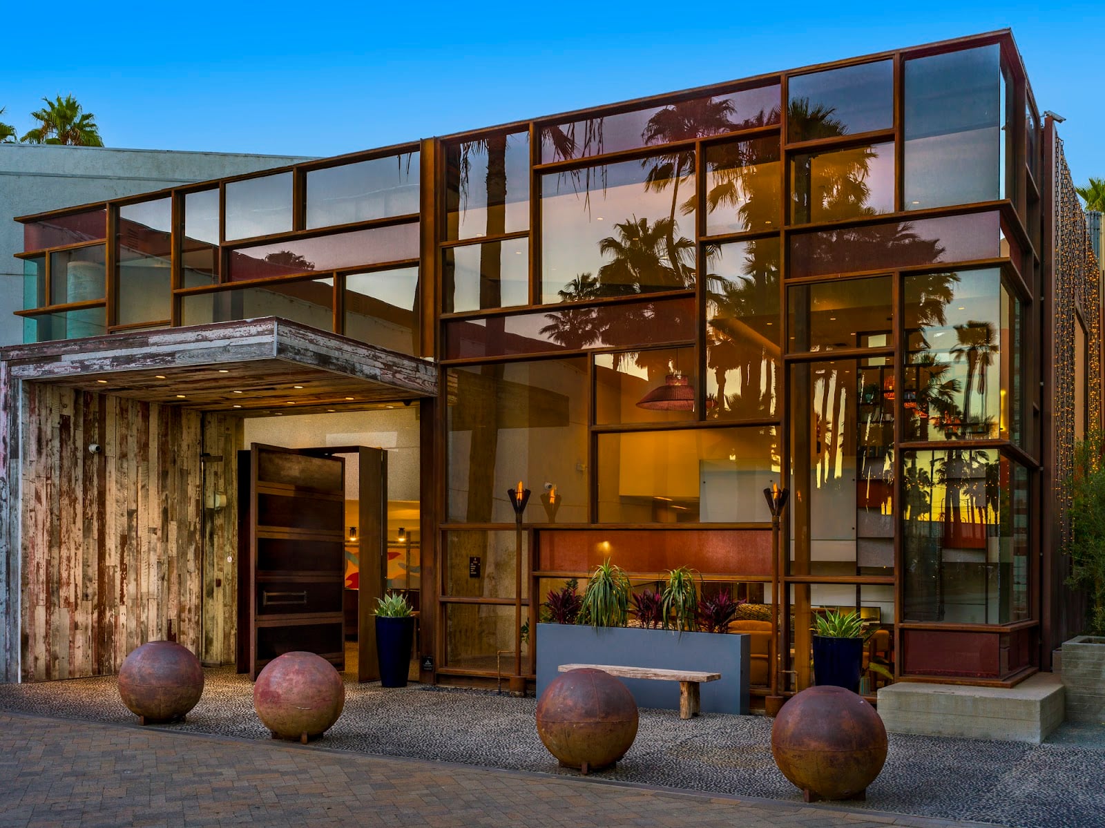 Hotel Maya Hotels in Long Beach – GayOut Guide