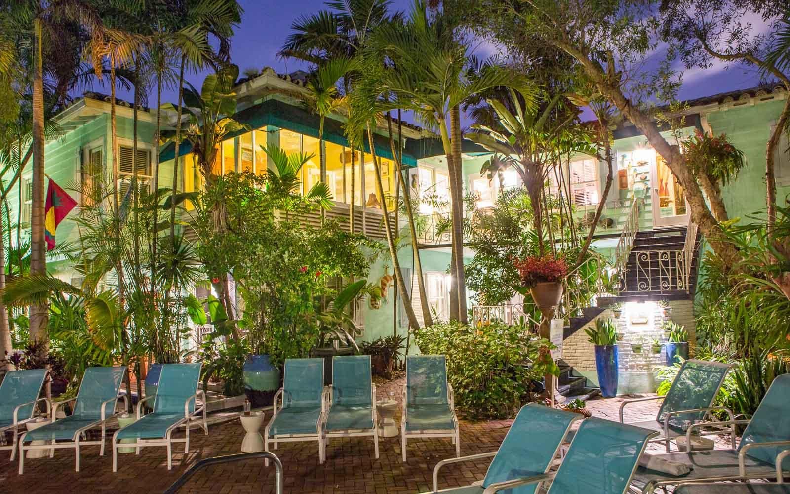 Pineapple Point Guest House Hotels in Fort Lauderdale – GayOut Guide