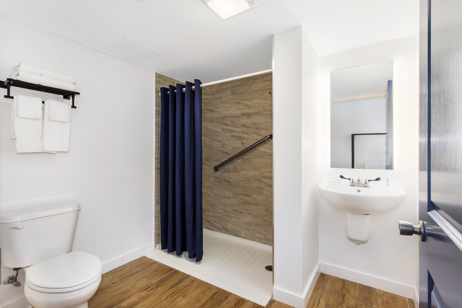 The Grove Hotel Hotels in Fire Island – GayOut Guide
