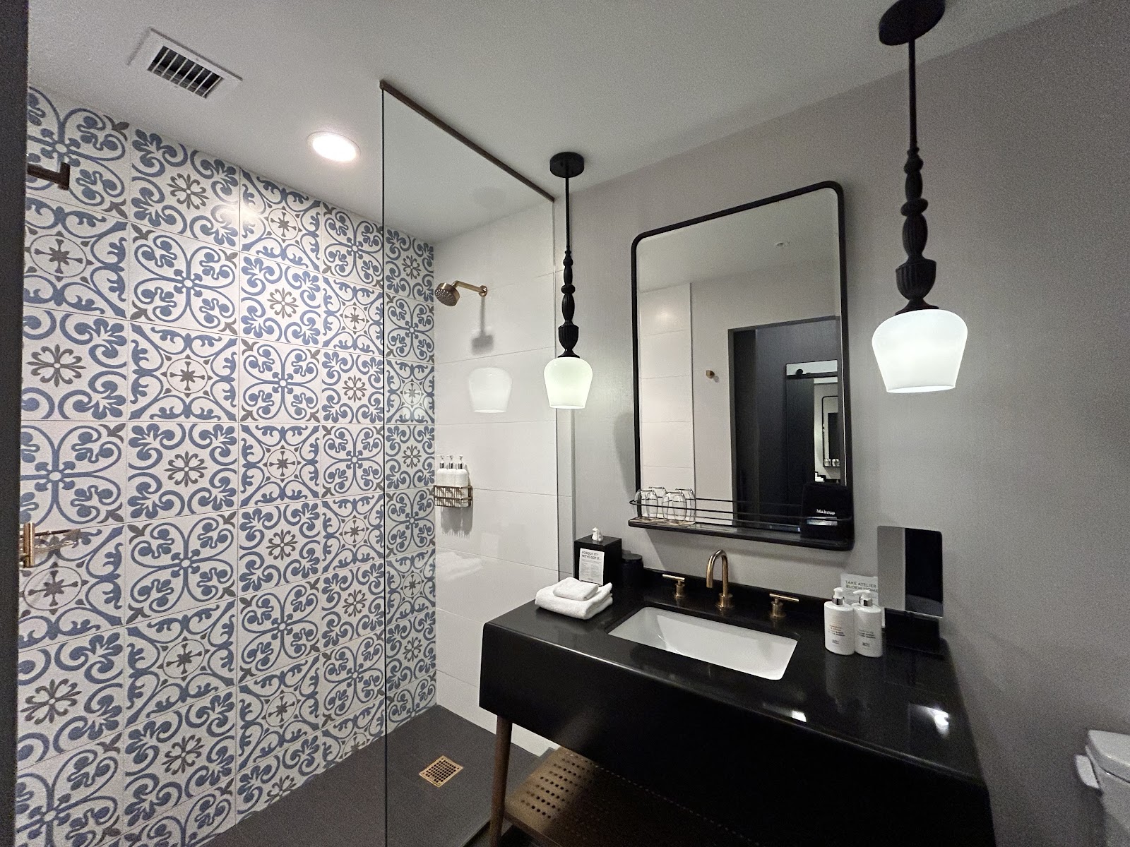 Hotel Kimpton Gray Hotels in Chicago – GayOut Guide