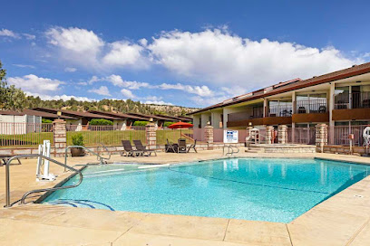 Best Western East Zion Thunderbird Lodge Bars & Clubs in Orderville – GayOut Guide