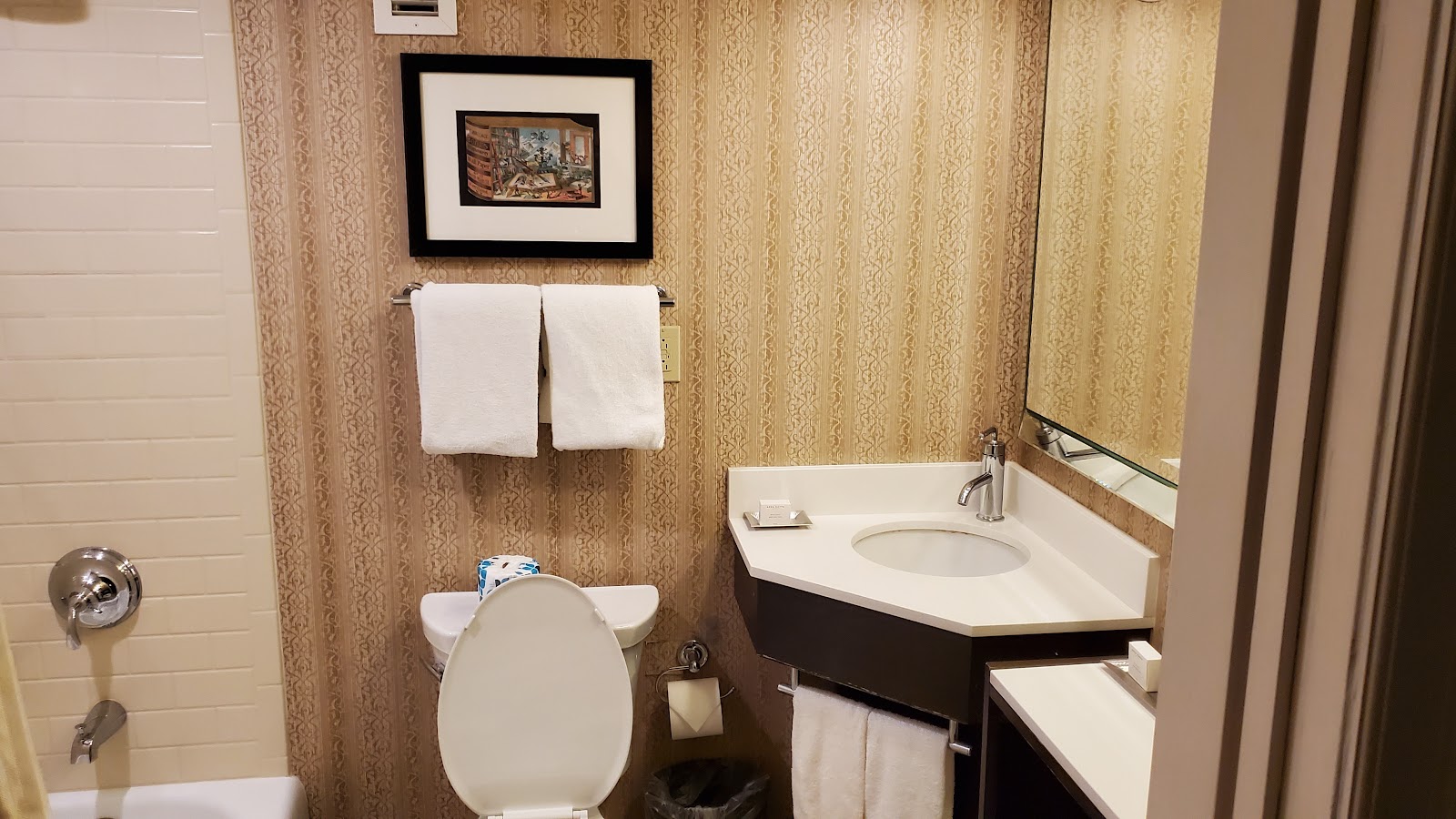 The Cheshire Hotels in St. Louis – GayOut Guide