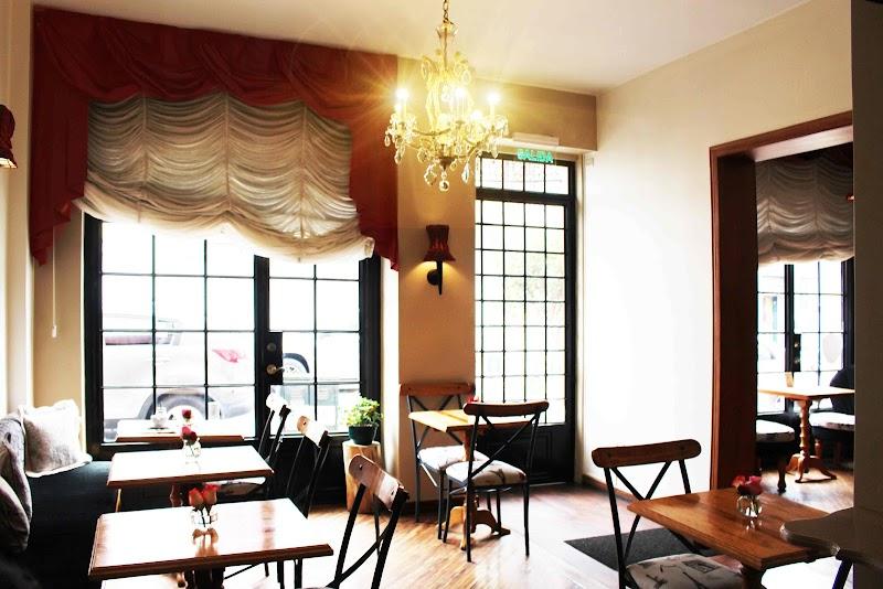 Godfrey's Bars & Clubs in Richmond – GayOut Guide