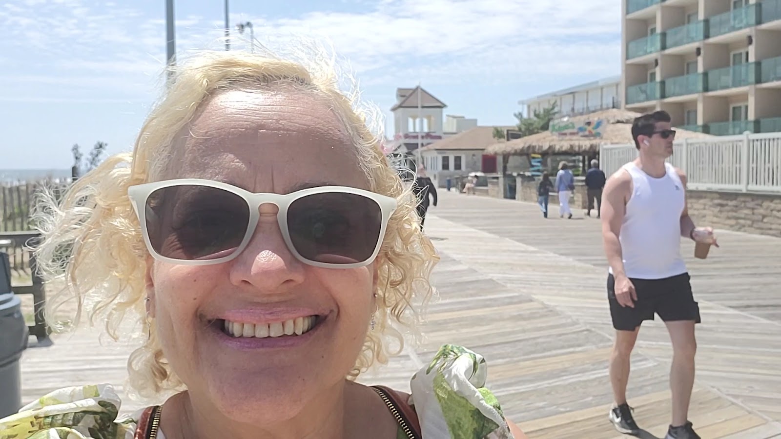 حانة The Sands Hotel & Hotels in Rehoboth Beach – GayOut Guide